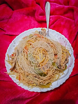 Spaghetti with vegetable and chicken